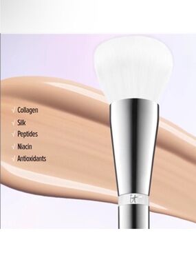 IT Cosmetics Bye Bye Pores Brush - #701 NWT
